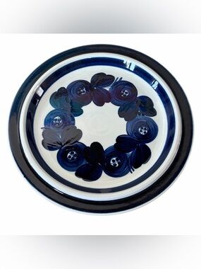 Vintage Arabia Finland Anemone Blue White Floral Chop Plate Round Platter 13in